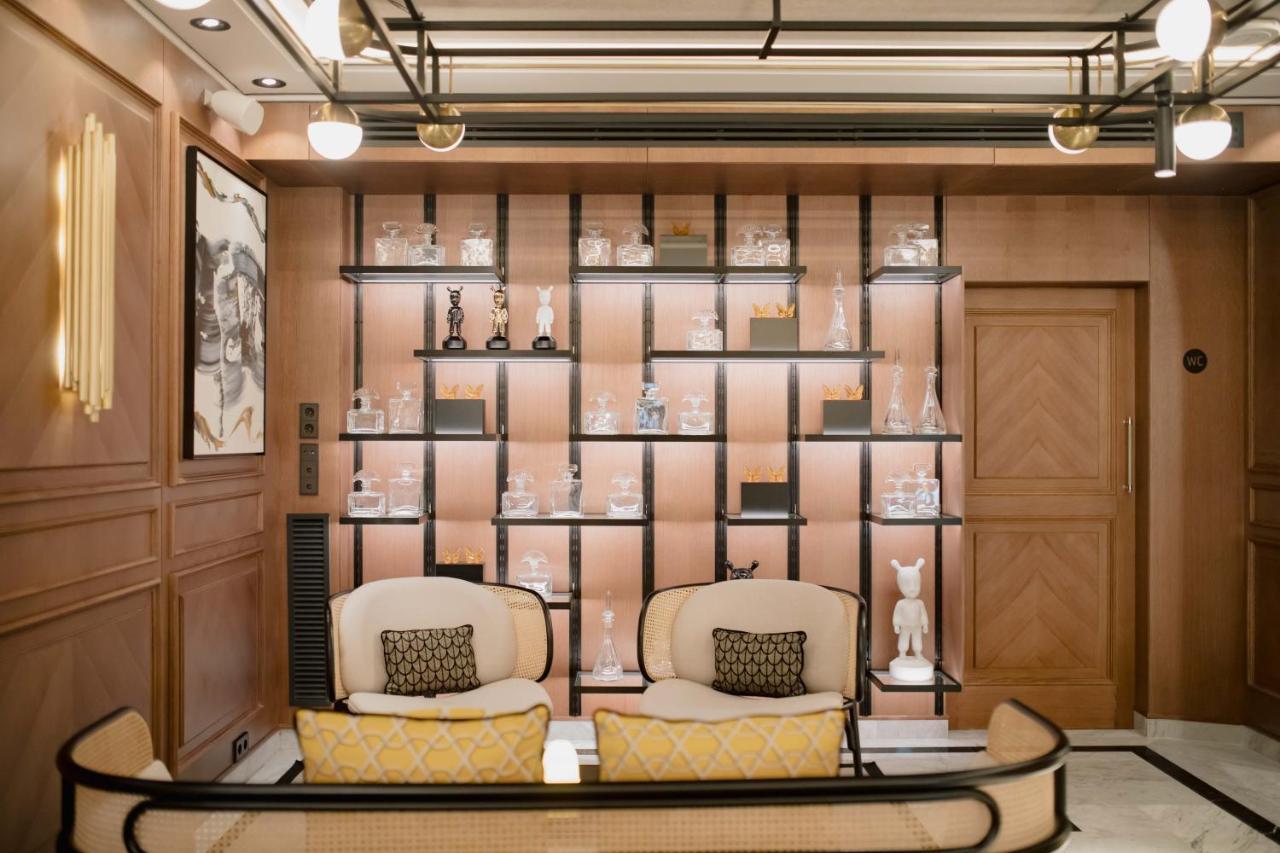 Myr Palacio Vallier บาเลนเซีย ภายนอก รูปภาพ The interior of the perfume shop