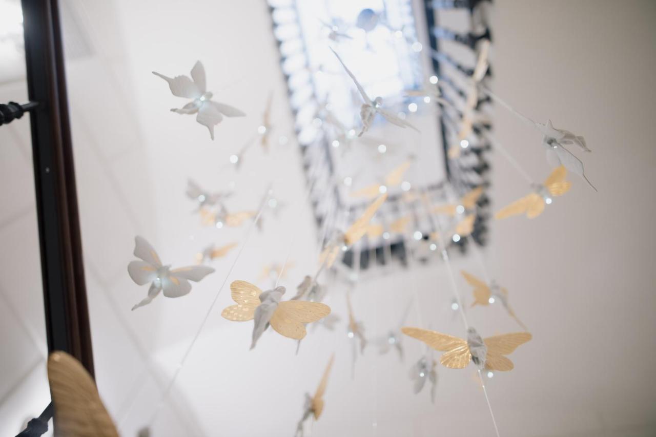 Myr Palacio Vallier บาเลนเซีย ภายนอก รูปภาพ Butterfly light