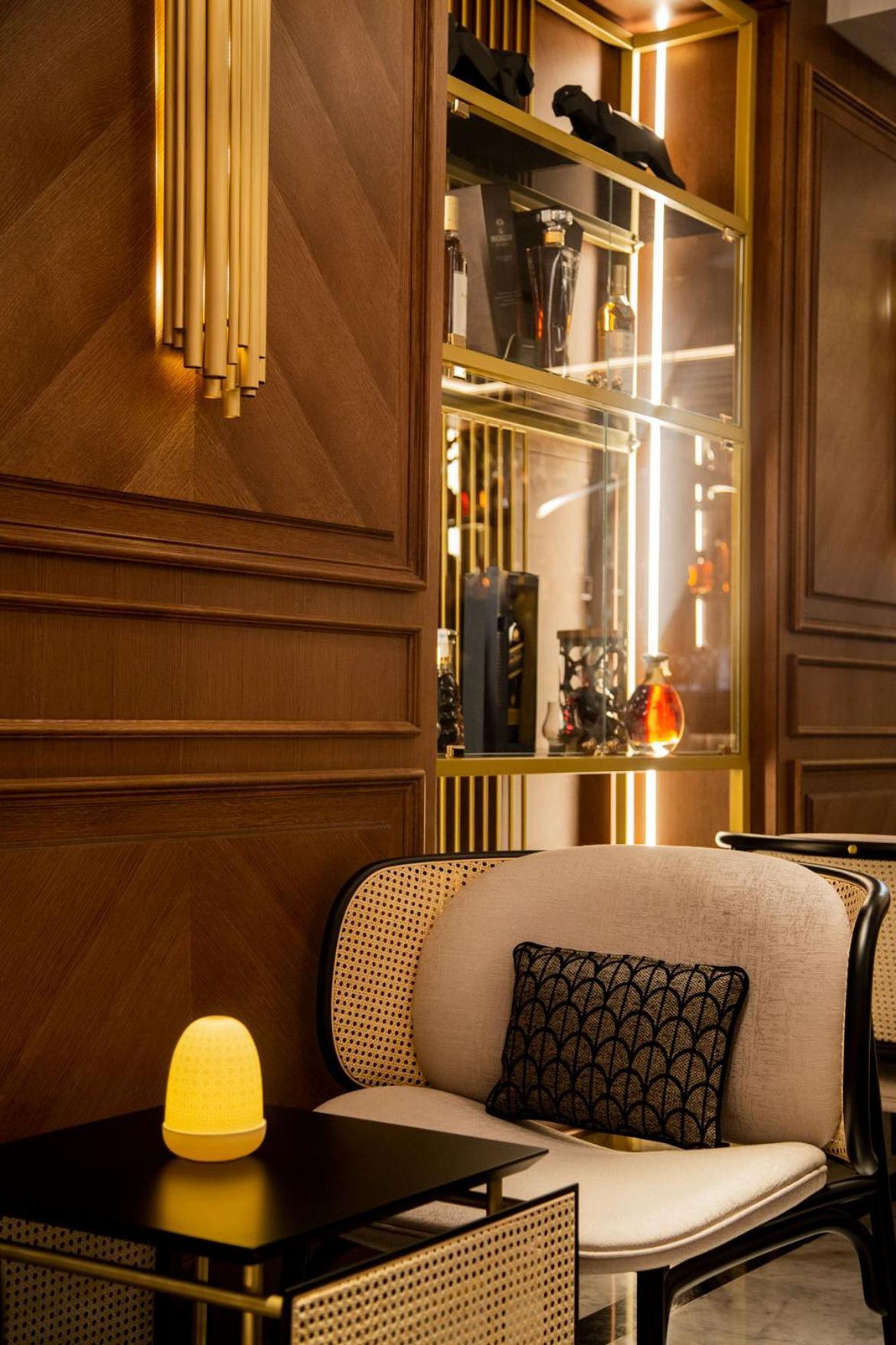 Myr Palacio Vallier บาเลนเซีย ภายนอก รูปภาพ The interior of the bar