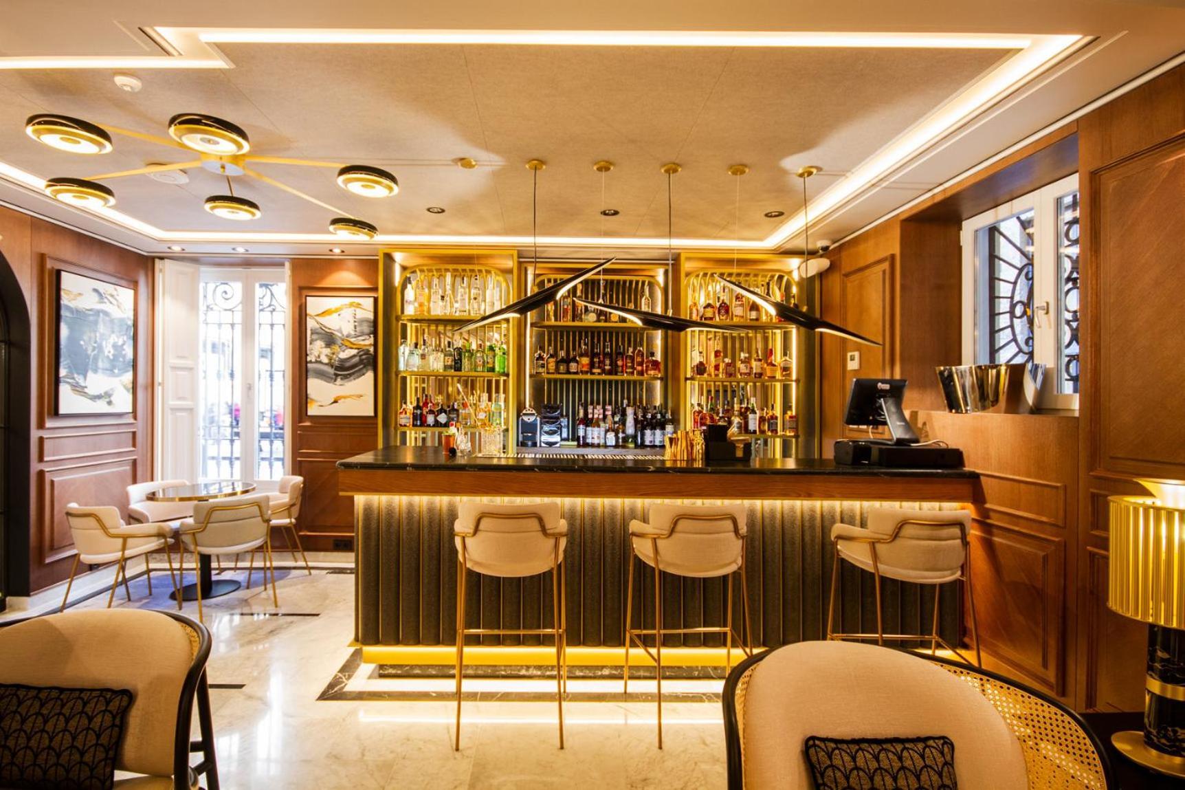Myr Palacio Vallier บาเลนเซีย ภายนอก รูปภาพ The bar at the hotel