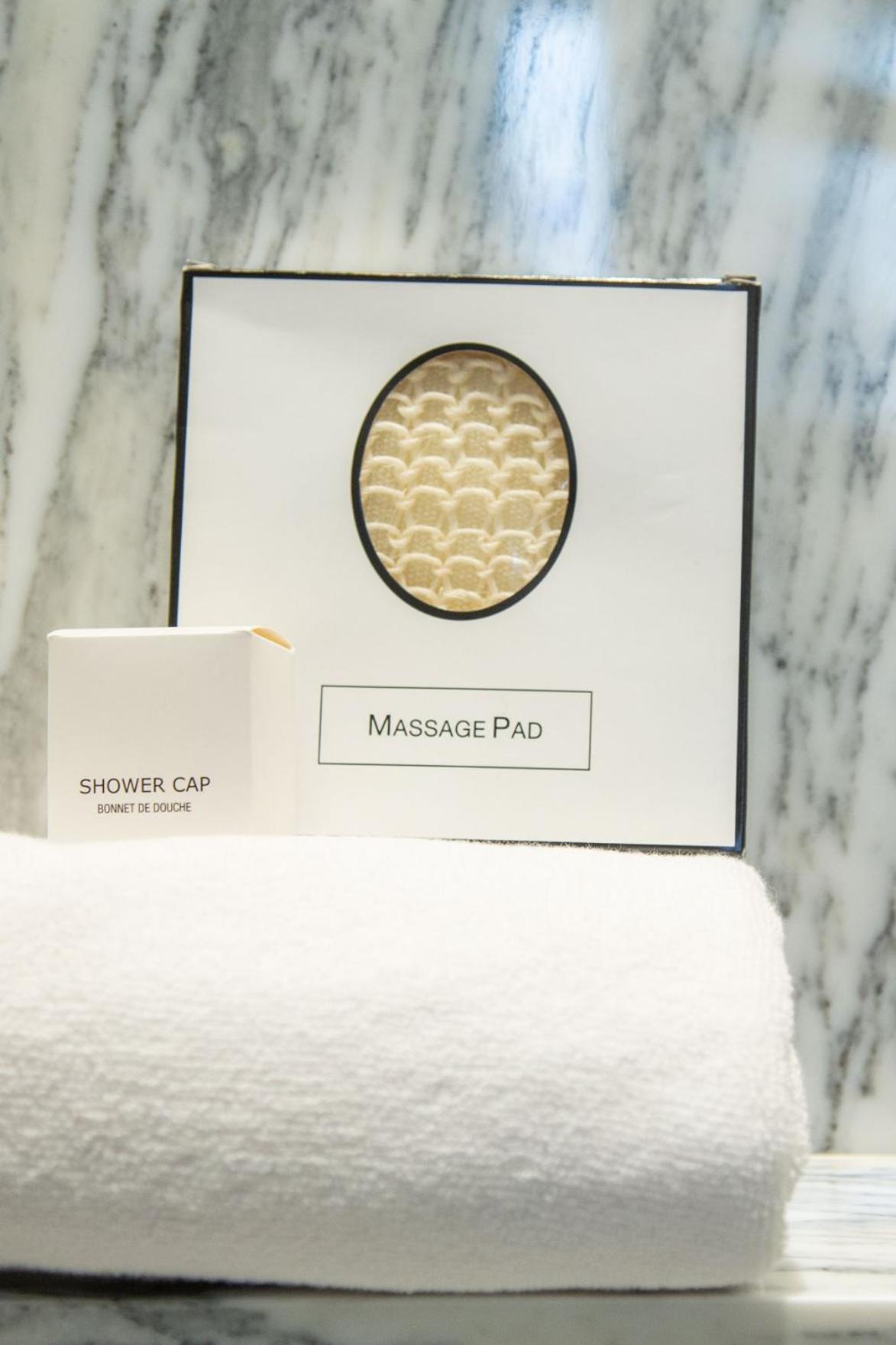 Myr Palacio Vallier บาเลนเซีย ห้อง รูปภาพ Shower cap and massage pad
