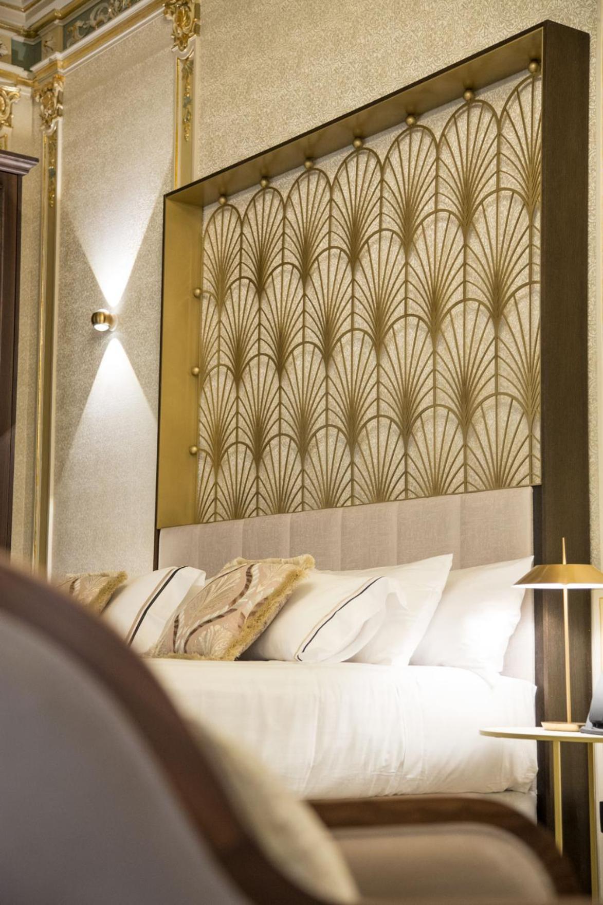 Myr Palacio Vallier บาเลนเซีย ห้อง รูปภาพ A bedroom at the hotel